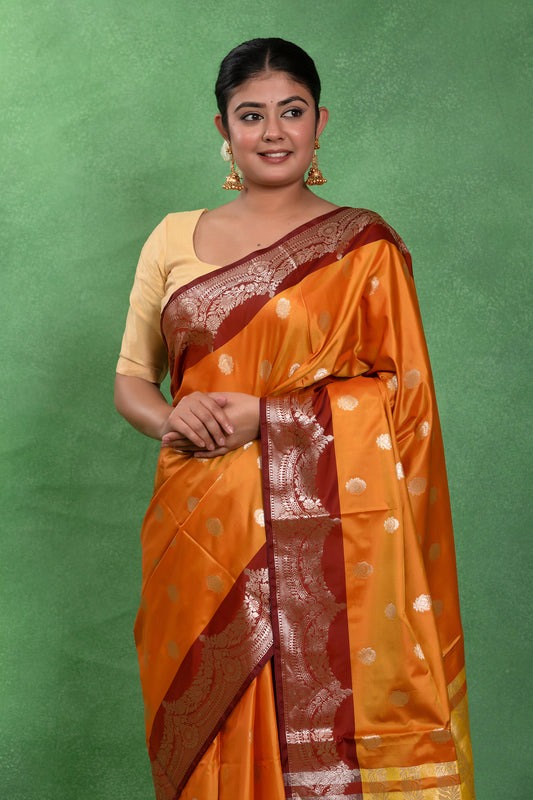 Noor-e-Kanak – Shimmer Weave Saree