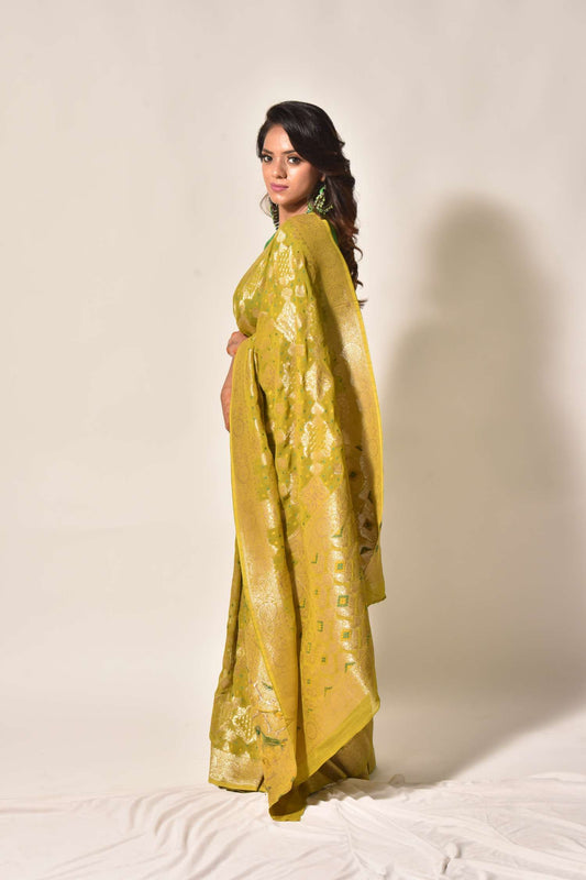 Whispers of Tradition – Khaddi Georgette Bandhani Saree