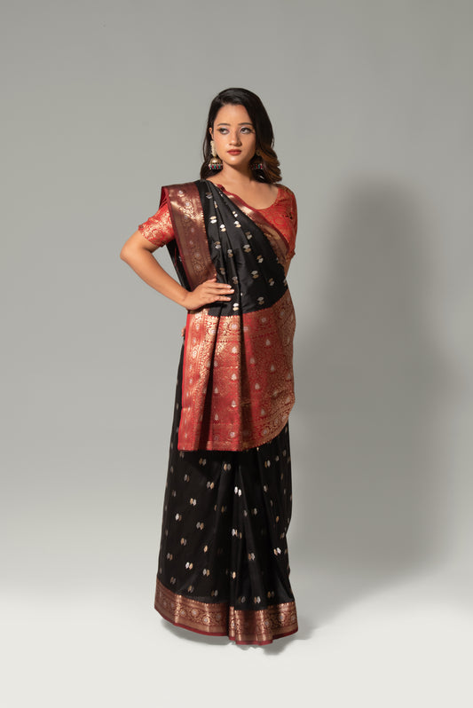 Twilight Elegance – Light Border Buti Silk